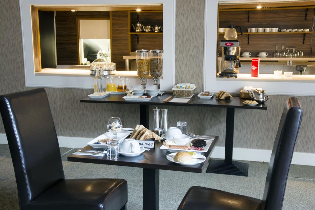 Helix Hotel Грейнджмут Экстерьер фото