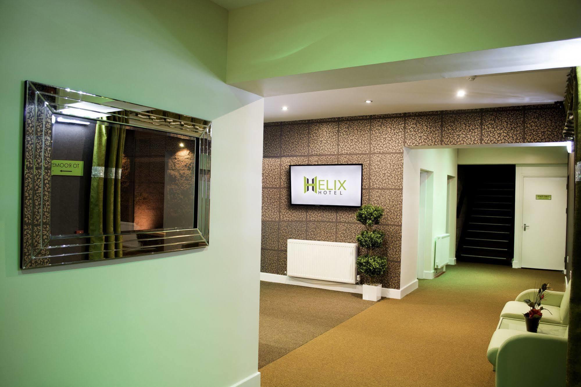 Helix Hotel Грейнджмут Экстерьер фото