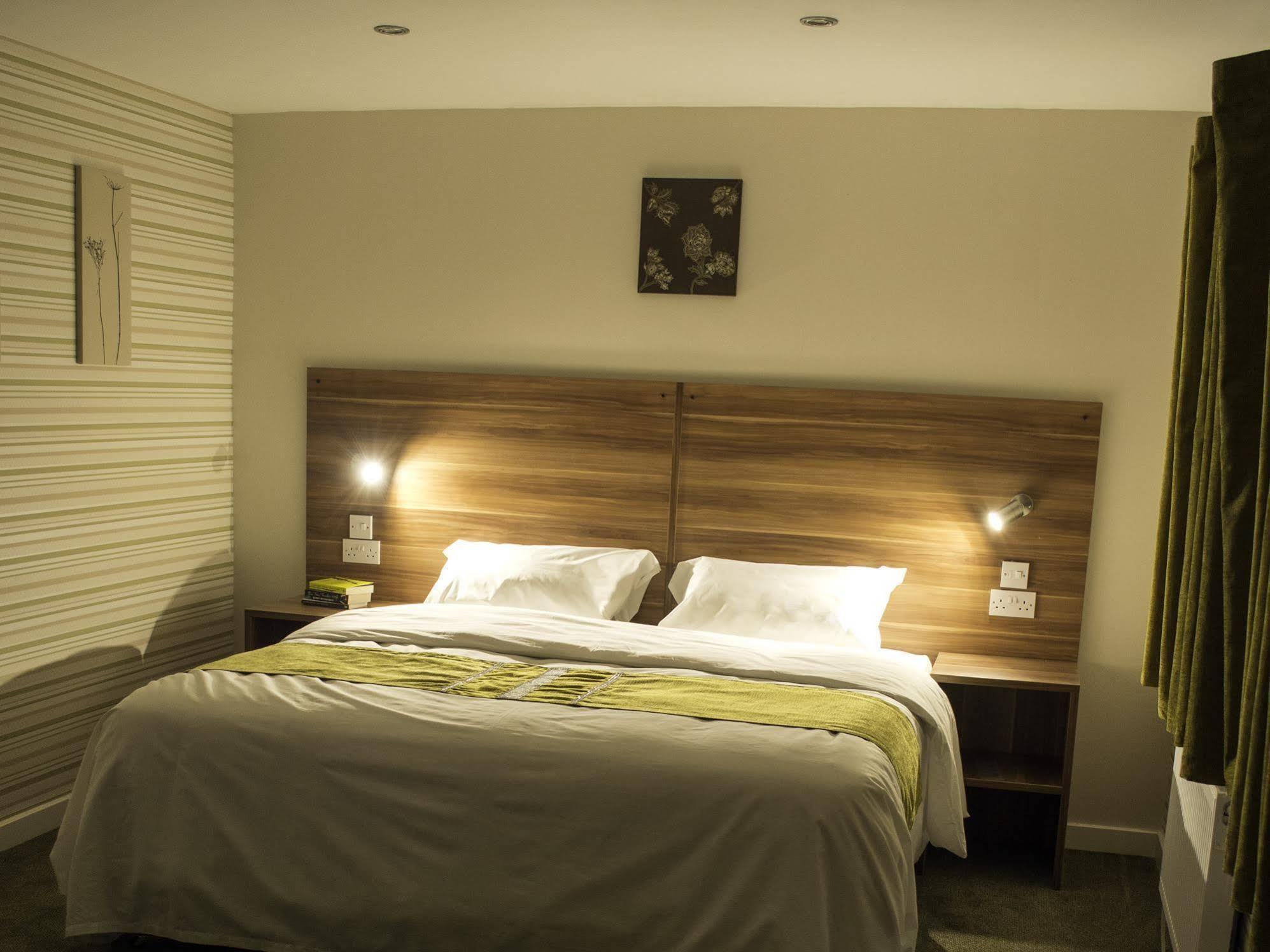 Helix Hotel Грейнджмут Экстерьер фото